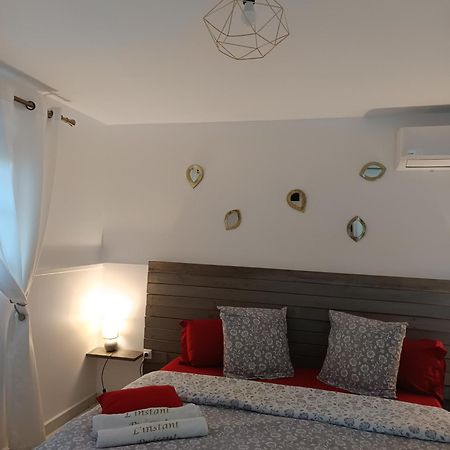 Bed and Breakfast L'Instant Present Le Moule Esterno foto
