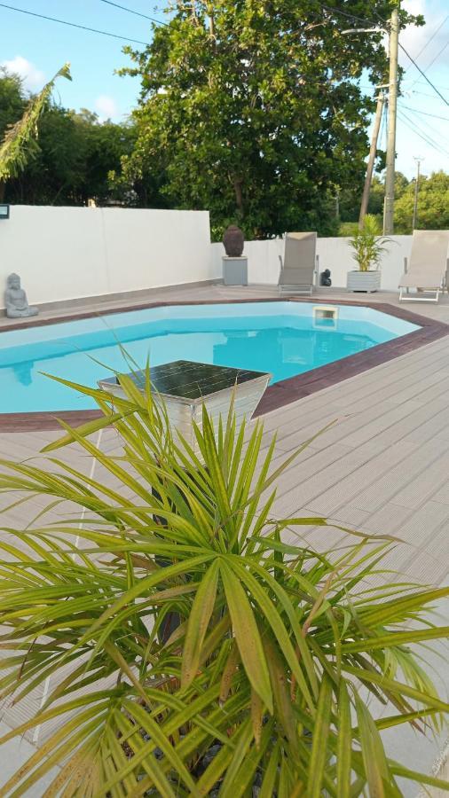 Bed and Breakfast L'Instant Present Le Moule Esterno foto