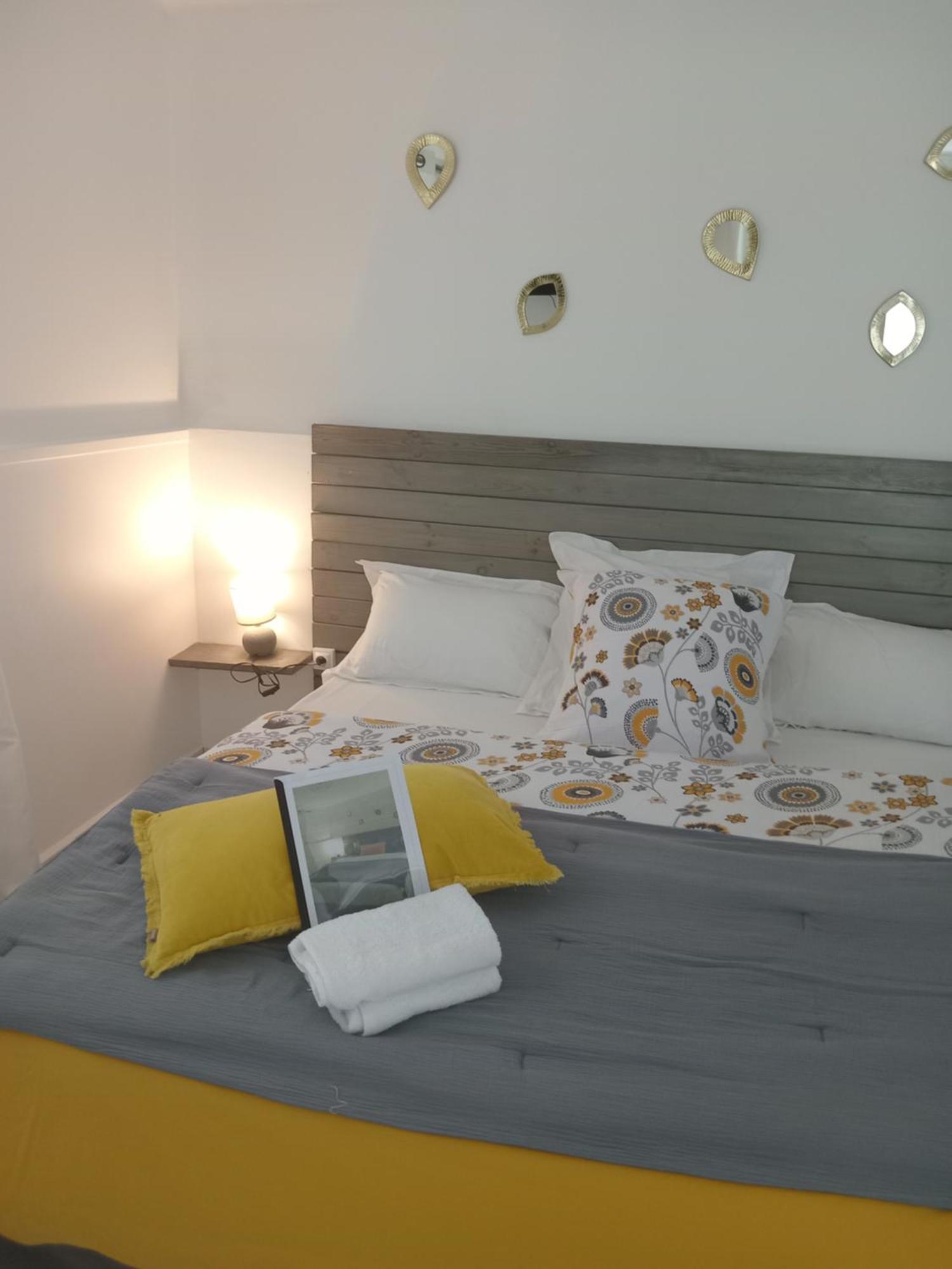 Bed and Breakfast L'Instant Present Le Moule Esterno foto