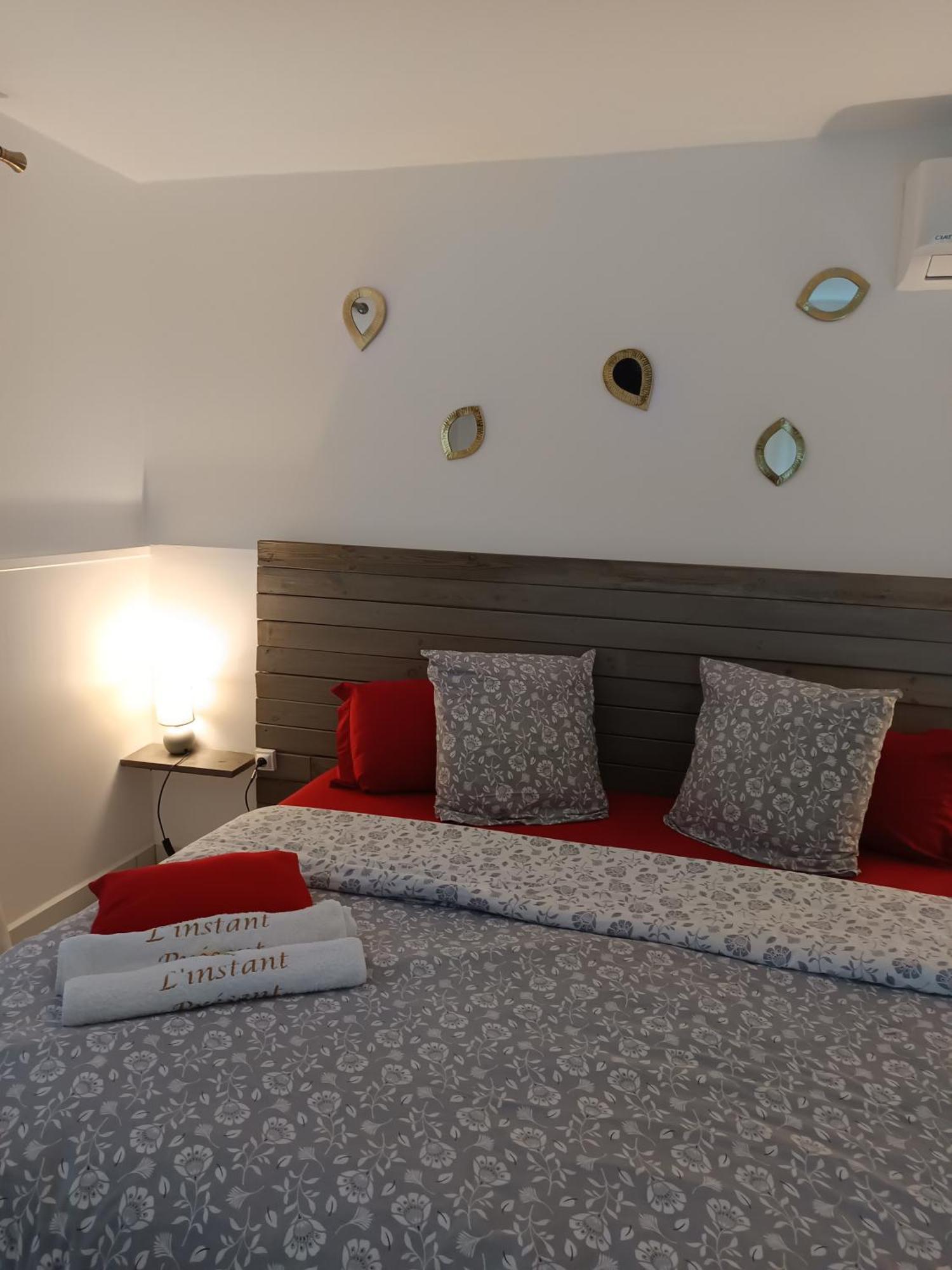 Bed and Breakfast L'Instant Present Le Moule Esterno foto